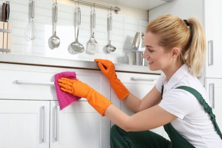 how to clean fabuwood cabinets?